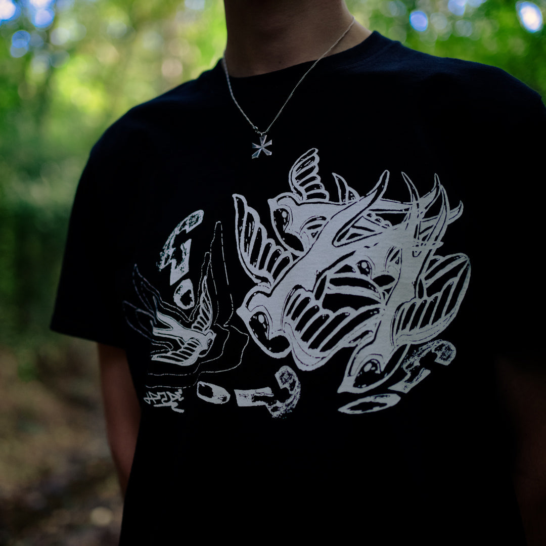 A HALLOW SWALLOW TEE