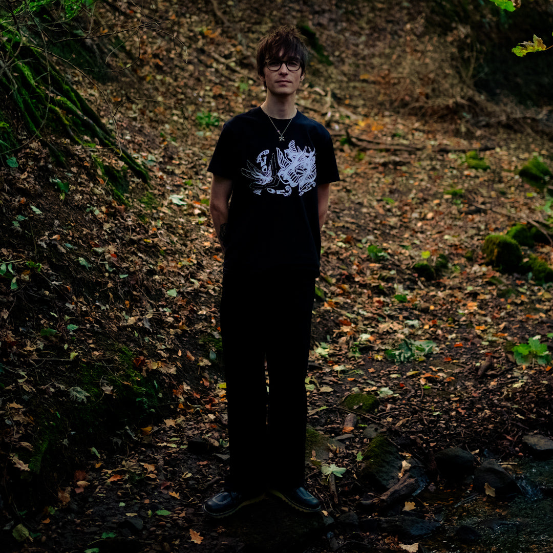 A HALLOW SWALLOW TEE